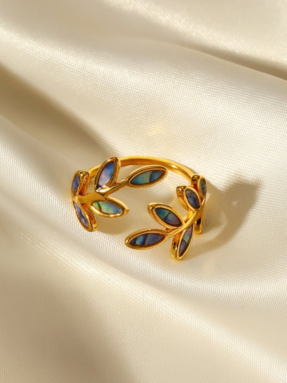Elegant Leaves Ring - Picture 6 of 10